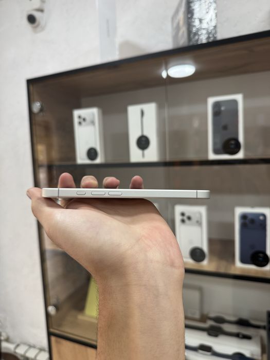 iPhone 17