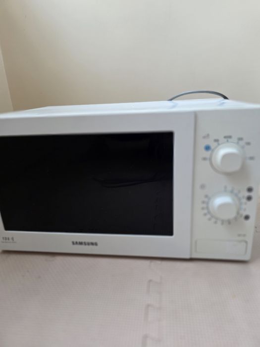 Продам микроволновку Самсунг
