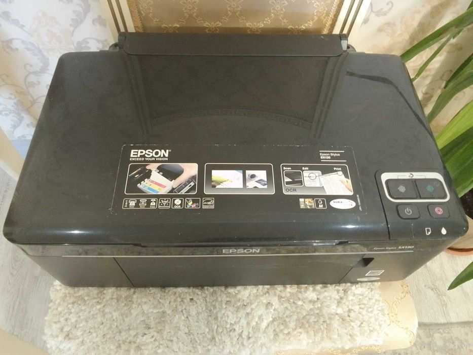 Срочно продается новый принтер EPSON вместе с комплектующими