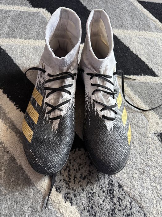 Футболни маратонки Adidas Predator