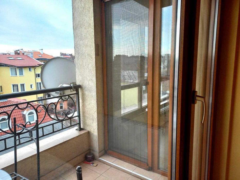 Дава се под наем Тристаен апартамент в София, Център - 110 кв.м за 797.64 € - Снимка #2