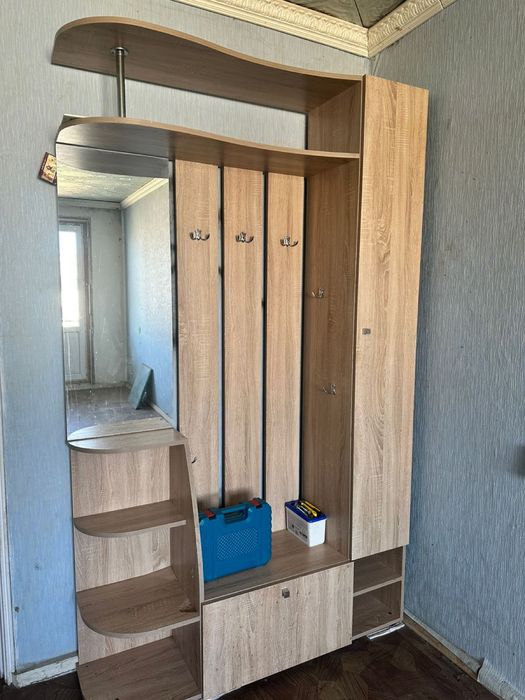 Продам прихожую Б/У