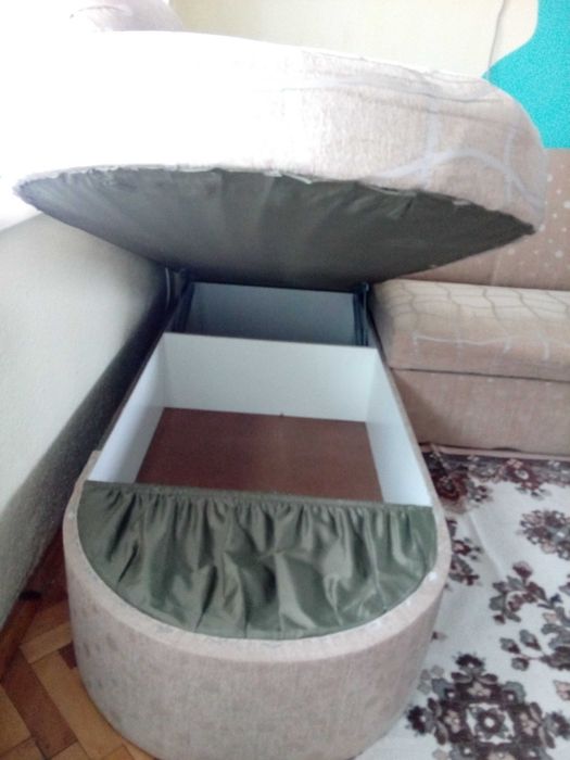 Продавам ъглов диван