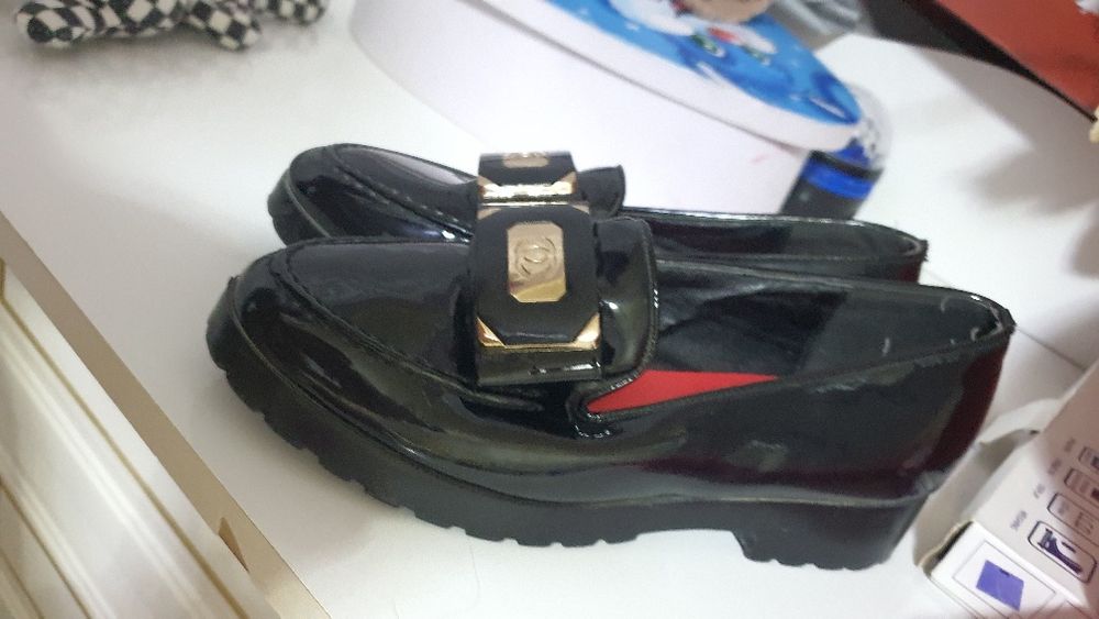 Obuf 36 razmer  lakirovini