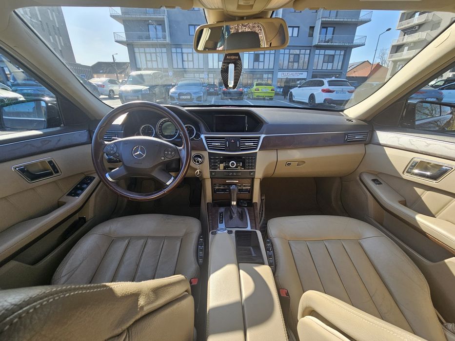 MERCEDES-BENZ E-Class 2011 — imagine 5