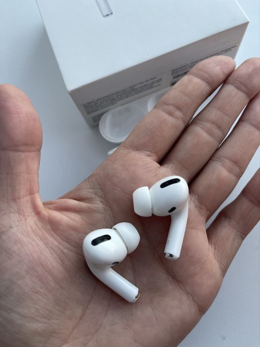 Продам оригинал Apple airpods PRO
