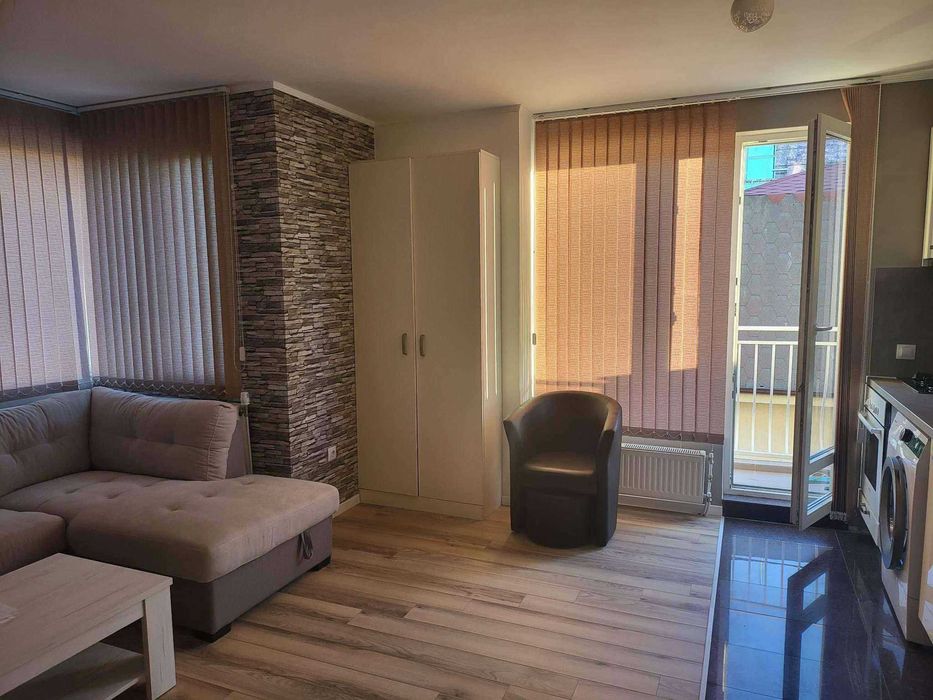 Дава се под наем Тристаен апартамент в София, Витоша - 90 кв.м за 700 € - Снимка #1