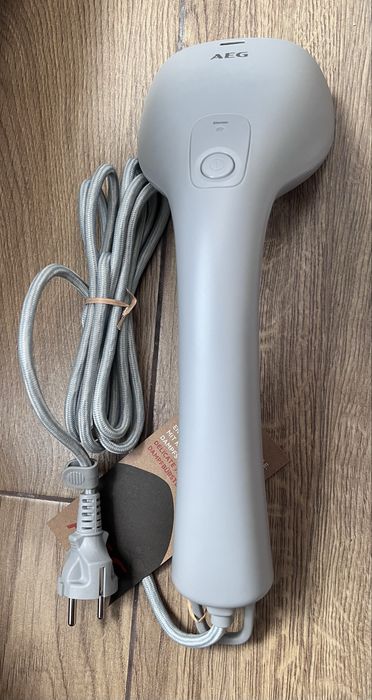 УРЕД ЗА ГЛАДЕНЕ С ПАРА AEG HS7-2-6UG 1400 W, 100.0 ml
