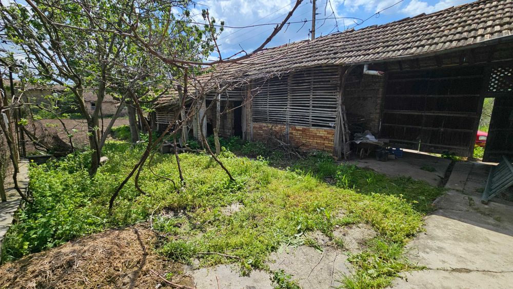 Продава се Къща в с. Садина, Област Търговище - 75 кв.м за 150 €/кв.м - Снимка #2