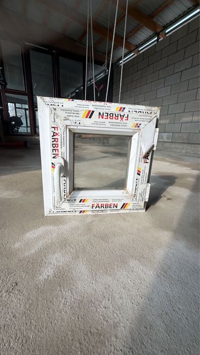 Маленькое окошко