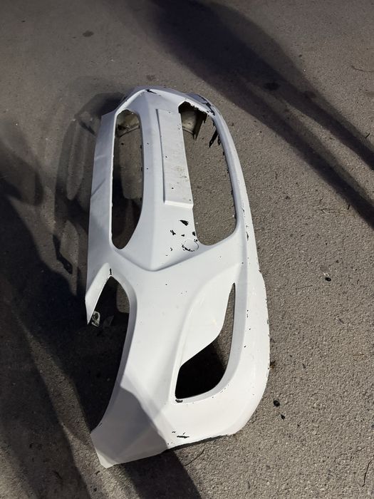 Продаю передний бампер от хиундай акцент 2013 год