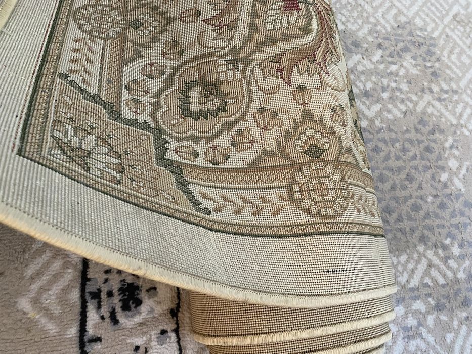 Продам ковер в хорошем состоянии