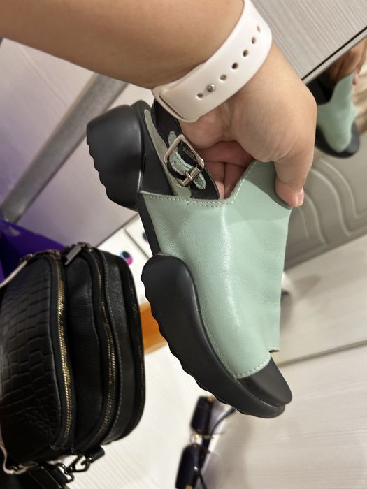 Продам сандалики