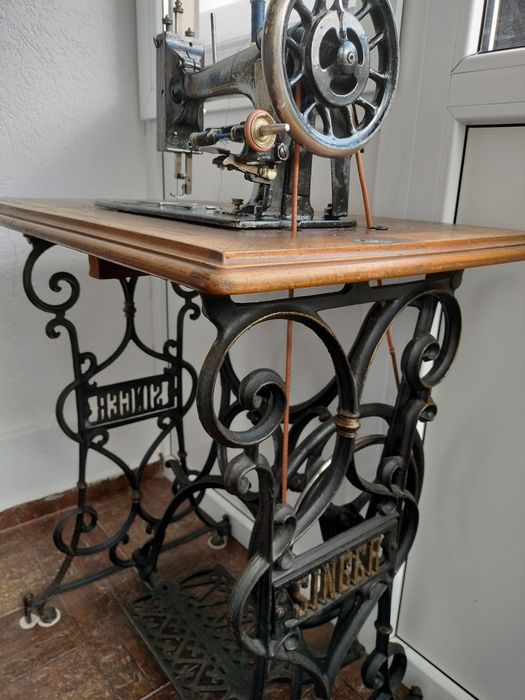 Mașină de cusut 1875