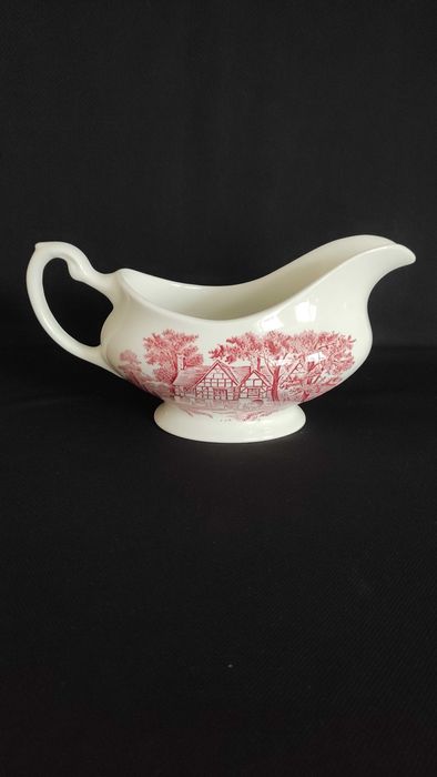 Английски порцеланови сосиери с маркировка-2 бр.