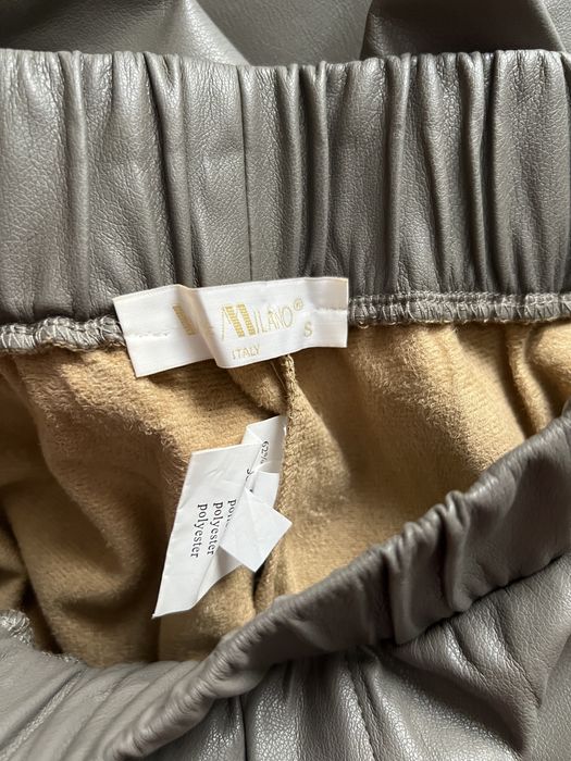 Pantaloni de piele ecologică gri