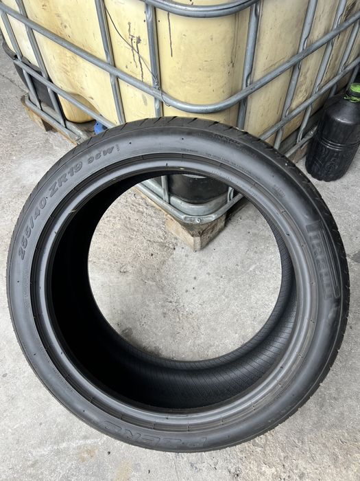 4 anvelope vara 255/40/19 , Pirelli !
