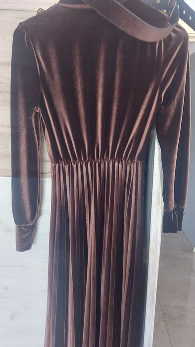 Рокля в кафяв цвят