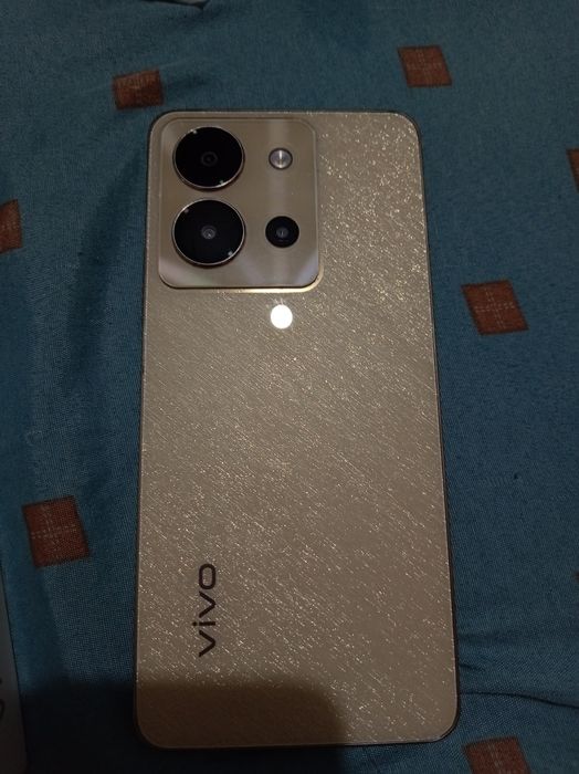 Продаю телефон vivo y36