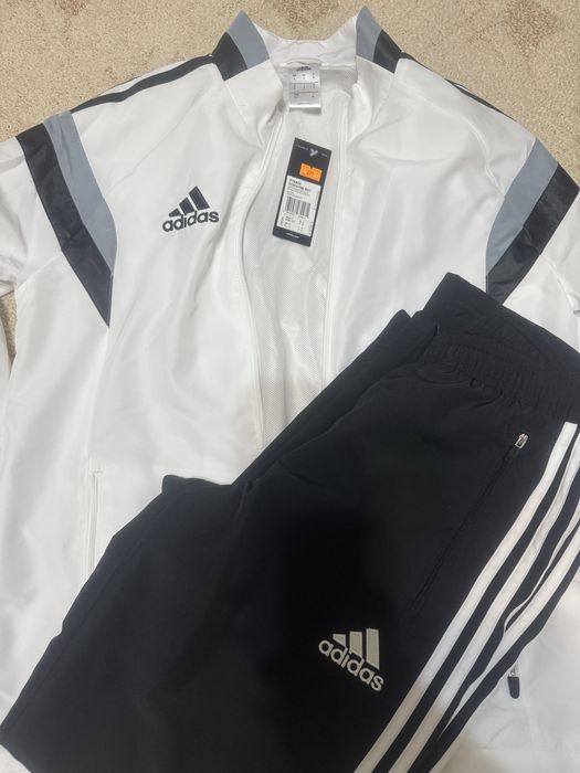 Продам костюм спортивный