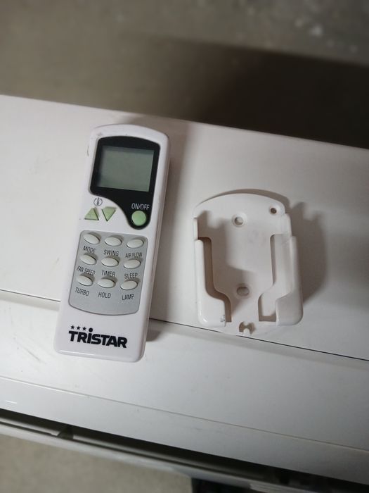 Нов климатик Само за Лятото 12ка Клас А. Никога не е монтиран. Само на