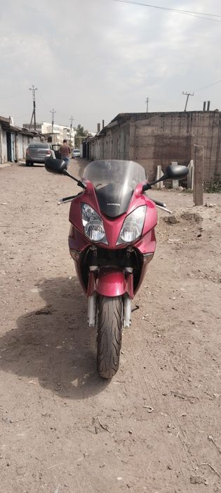 Продаю Honda vfr800