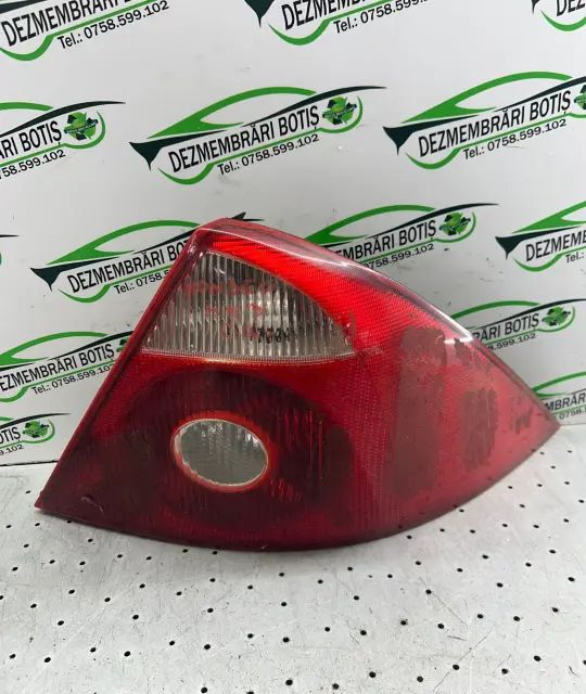 Lampa / Tripla stop dreapta pe aripa Ford Mondeo 2005