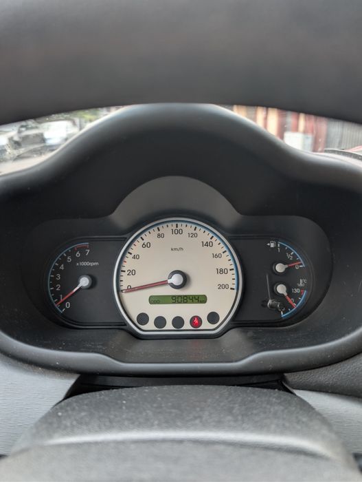 Hyundai i10 1.1 benzină (2010) – 90.844 km, cutie manuală, îngrijită cu drag