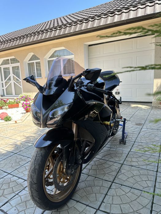 Vand Kawasaki zx10r 2008 impecabil