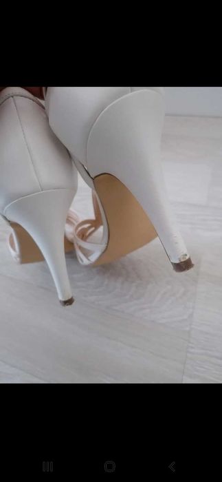 Sandale albe, marimea 36