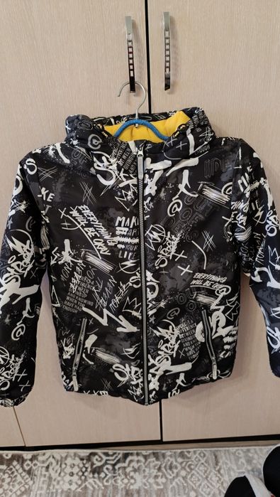 Продам куртку для мальчика