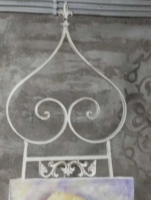 Триножник за картини