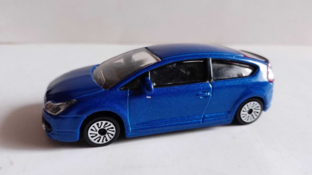 Метални колички Bburago в Мащаб 1:43