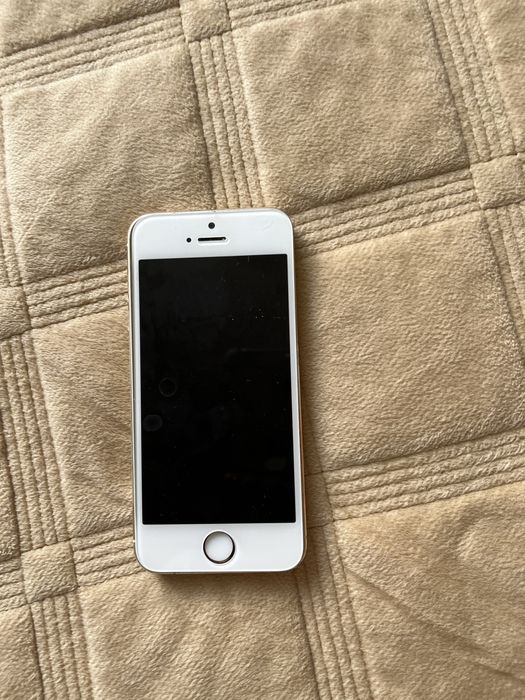 Продам айфон 5s на запчасти