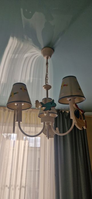 Продам  люстру в детскую