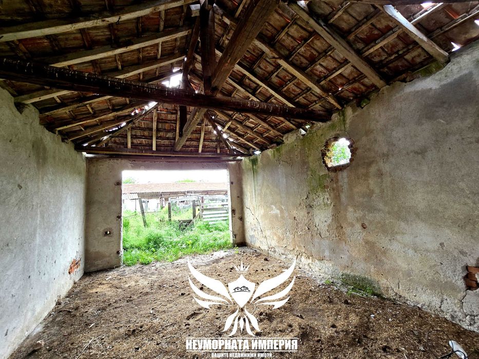 Продавам склад/селскостопански сгради 400РЗП в имот 3000кв с.Богданица