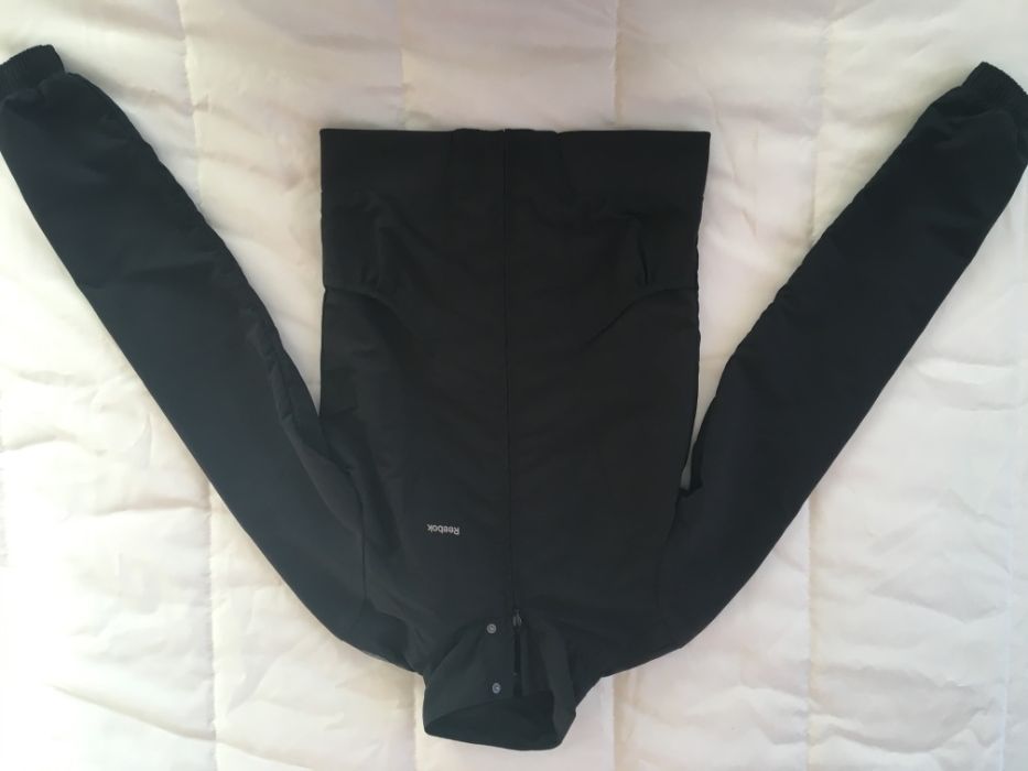 Ново с етикет REEBOK анцуг горнище горница черно оригинално