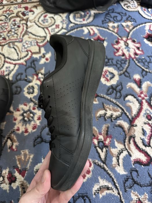 Продам кроссовки adidas