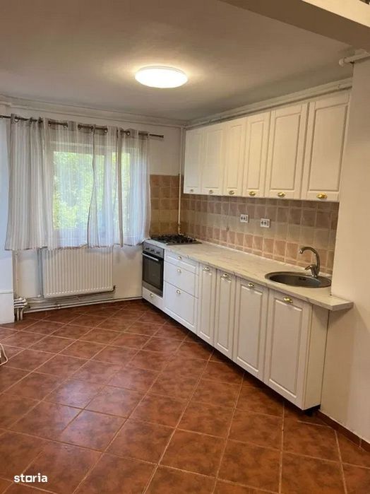 Apartament cu 3 camere | Lujerului | decomandat  | centrala proprie