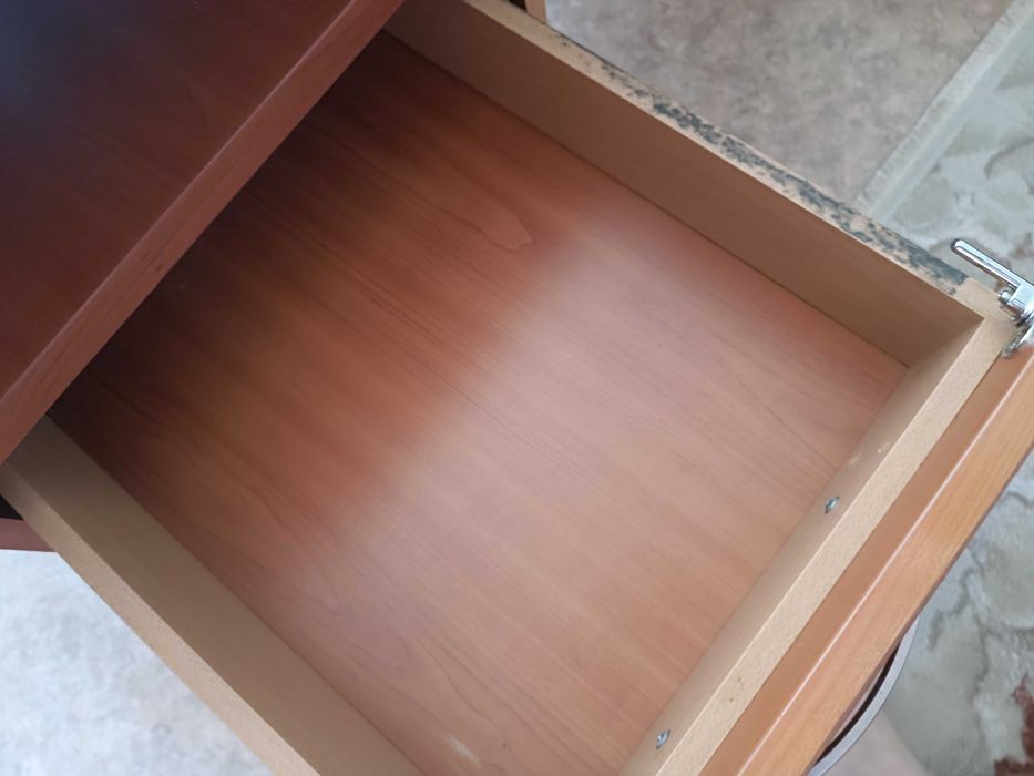 Стол офисный или школьный