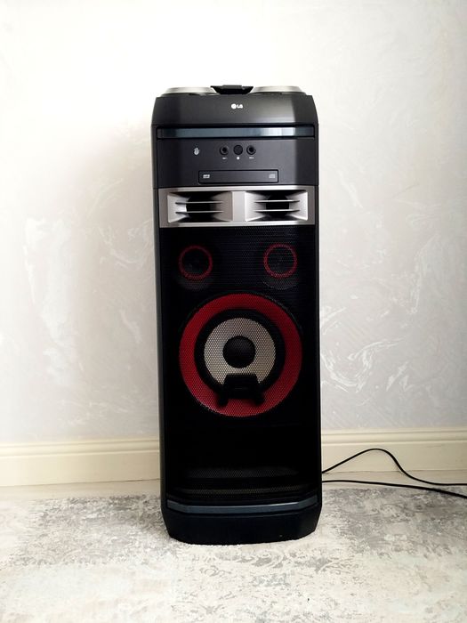 Продам Музыкальный центр LG