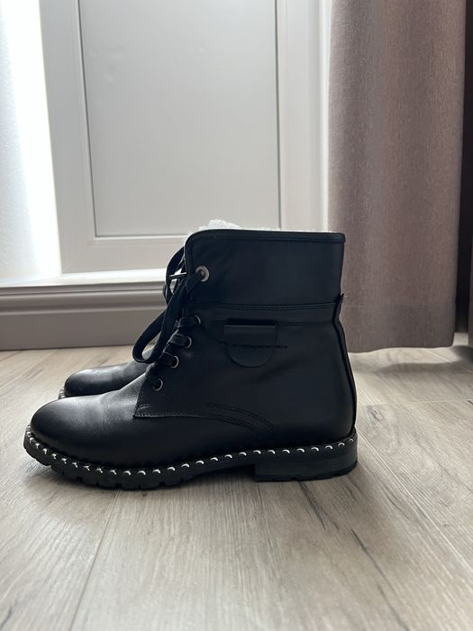 Женские зимние ботинки