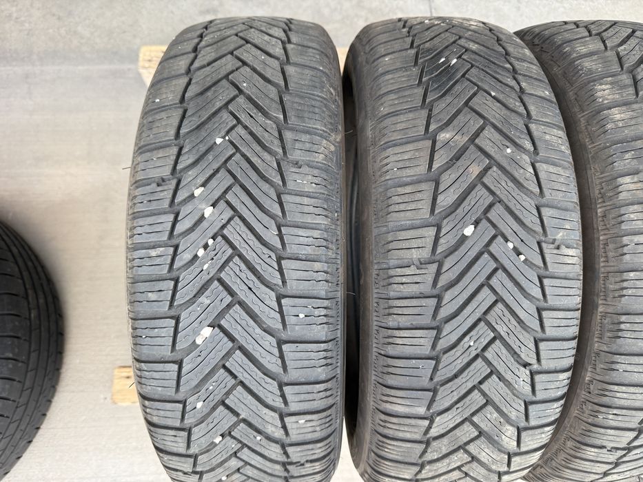 4бр. ОТЛИЧНИ Зимни Гуми 195/65R/15 -MICHELIN- DOT:0520- 6.2мм.+6.0мм.