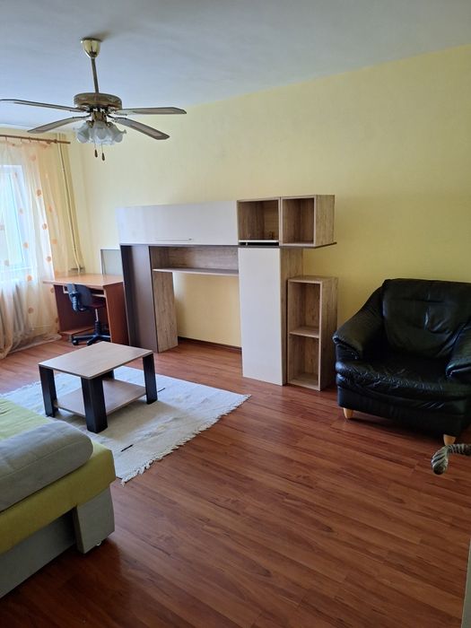 Inchiriez apartament 3 camere