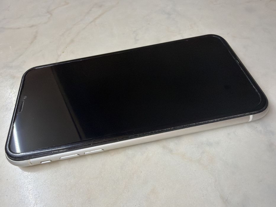 Продам 11 iphone 128 gb белый
