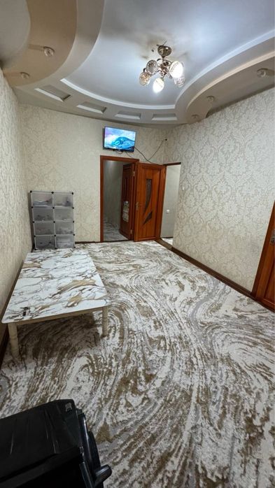 Ялангач Продается квартира 2/4/4 балкон 1.5х3