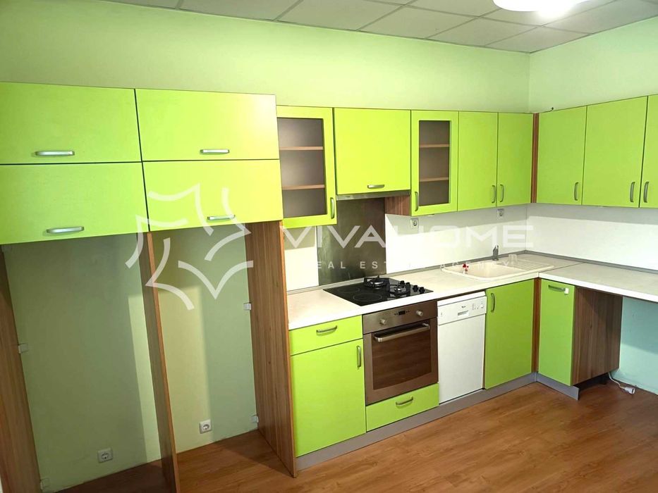 Продава се Двустаен апартамент в Варна, ЖП Гара - 73 кв.м за 1574 €/кв.м - Снимка #2