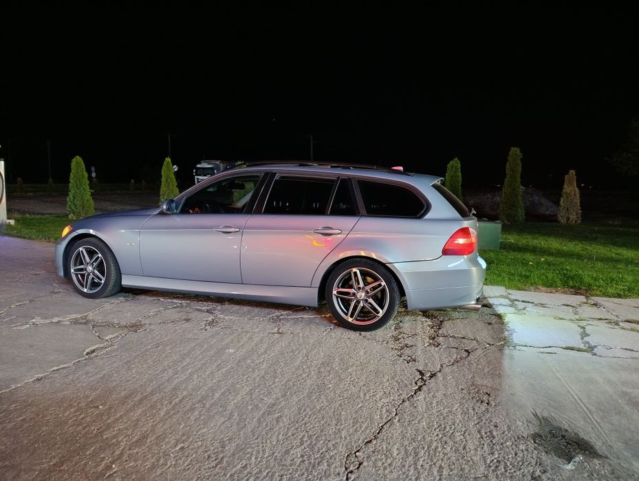 BMW 320i în stare ok