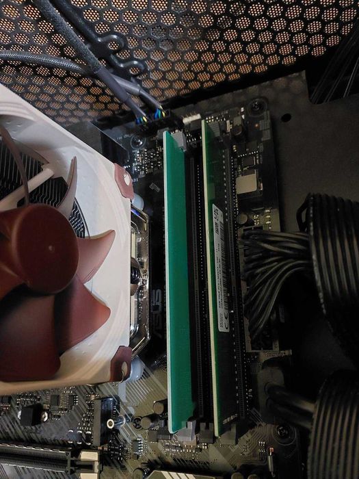 Ryzen 7 5700X + Asus Tuf 550 Plus Wi-Fi II, 16GB RAM, Noctua, PSU,Case