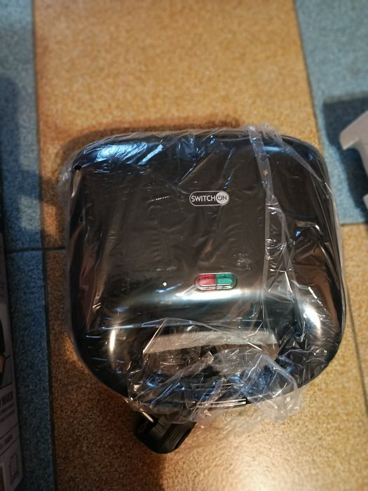 Тостер  нов неползван-25лв